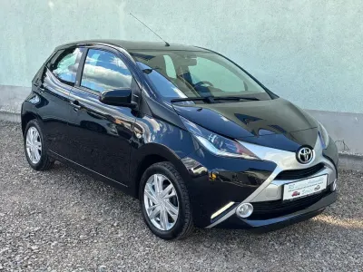 Gebraucht Toyota Aygo 69 PS (50 kW) 2018 Schwarz Kleinwagen