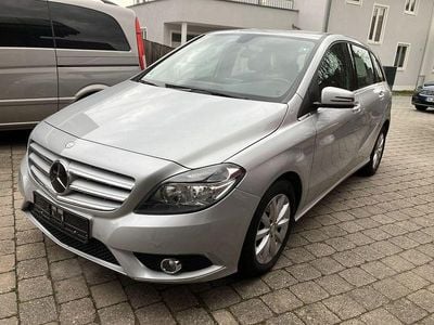 Gebraucht Mercedes B180 122 PS (89 kW) 2014 Silber Van / Kleinbus