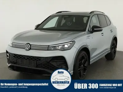 Nowe VW Tiguan R-line 272 KM (200 kW) 2025 Srebrny SUV