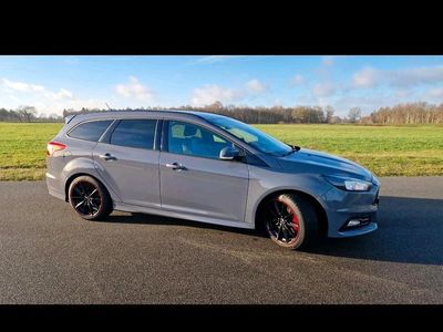 Gebraucht Ford Focus ST 185 PS (136 kW) 2017 Grau Kombi