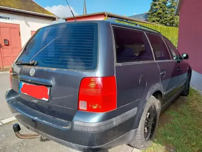 Gebraucht VW Passat Basis 101 PS (74 kW) 1999 Blau Kombi