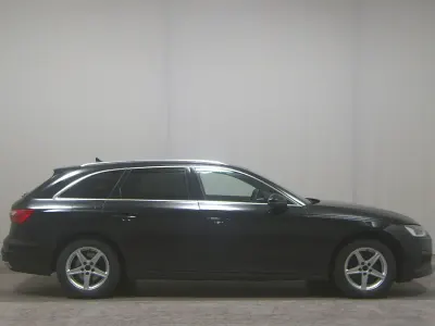 Gebraucht Audi A4 Ambiente 163 PS (119 kW) 2023 Schwarz Kombi