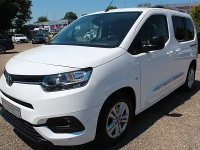 Gebraucht Toyota Proace Verso City 131 PS (96 kW) 2022 Arctic white Kombi