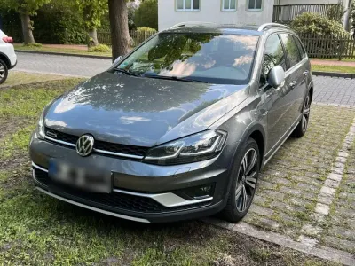 Gebraucht VW Golf Alltrack 179 PS (131 kW) 2017 Grau Kombi