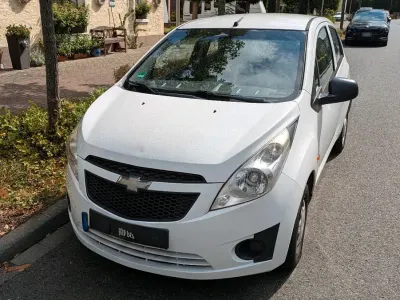 Gebraucht Chevrolet Spark 68 PS (50 kW) 2011 Weiß Kleinwagen