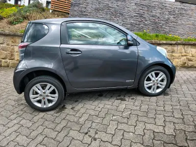 Gebraucht Toyota iQ 98 PS (72 kW) 2009 Grau Kleinwagen