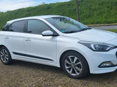 Brugt Hyundai i20 Style 90 HK (66 kW) 2015 Hvid Hatchback