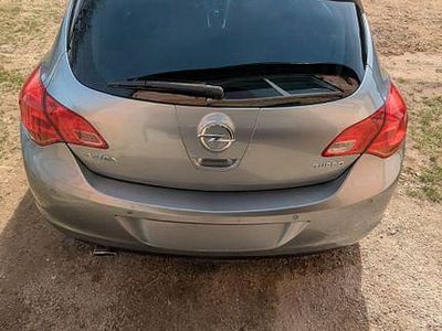 Gebraucht Opel Astra 140 PS (102 kW) 2012 Silber Limousine