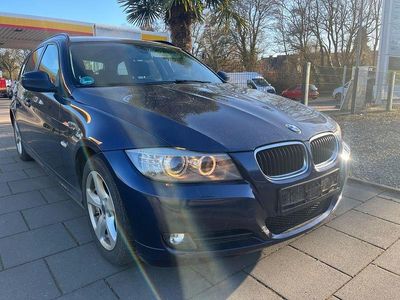 Gebraucht BMW 318 Sport Line 143 PS (105 kW) 2012 Blau Kombi