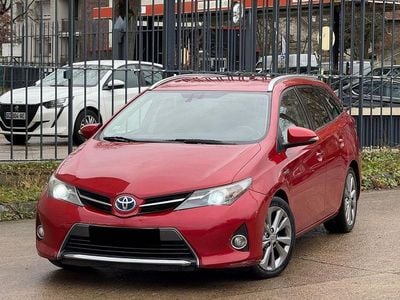 Rot Gebraucht 2014 Toyota Auris Touring Sports Kombi | 4.990 €