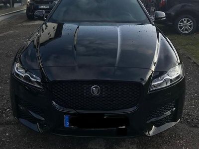 Gebraucht Jaguar XF R-Sport 241 PS (177 kW) 2019 Schwarz Limousine