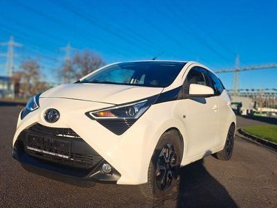 Gebraucht Toyota Aygo Connect Style 72 PS (52 kW) 2018 Weiß Kleinwagen