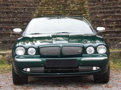 Usata Jaguar XJR 396 CV (291 kW) 2004 Verde Berlina