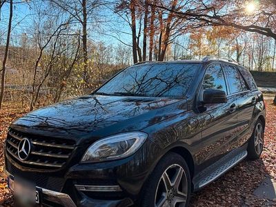Schwarz Gebraucht 2013 Mercedes ML350 SUV | 15.900 € (Fairer Preis)