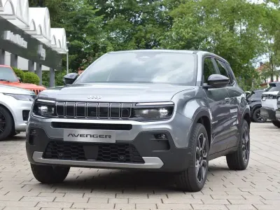 Neu Jeep Avenger EV Summit 114 kW (156 PS) 2026 Grau SUV