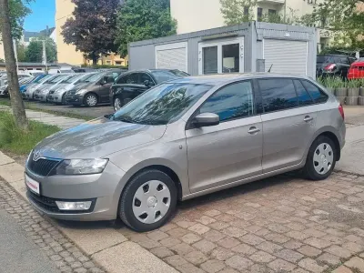 Używany Skoda Rapid Ambition 86 KM (63 kW) 2014 Beżowy Hatchback