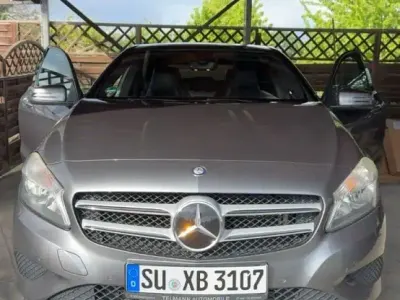 Używany Mercedes A180 122 KM (89 kW) 2012 Szary Hatchback