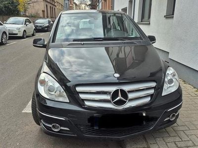 Gebraucht Mercedes B180 116 PS (85 kW) 2011 Schwarz Van / Kleinbus