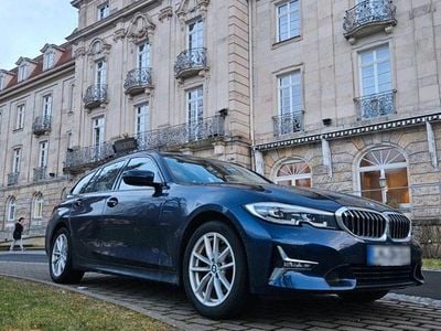 Gebraucht BMW 320 Luxury Line 190 PS (139 kW) 2021 Blau Kombi