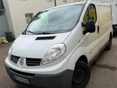 Gebraucht Renault Trafic 114 PS (83 kW) 2014 Weiß Van / Kleinbus
