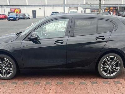 Schwarz Gebraucht 2020 BMW 118 Sport Line Kleinwagen | 19.200 € (Fairer Preis)