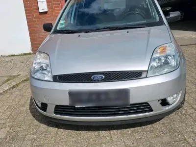 Gebraucht Ford Fiesta 80 PS (58 kW) 2005 Silber Kleinwagen