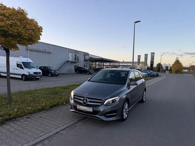 Gebraucht Mercedes B200 156 PS (114 kW) 2017 Grau Van / Kleinbus