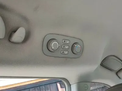 Gebraucht Kia Carnival EX 185 PS (136 kW) 2007 Silber Van / Kleinbus