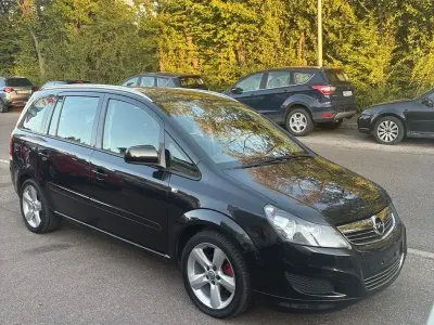 Gebraucht Opel Zafira Family 116 PS (85 kW) 2012 Schwarz Van / Kleinbus