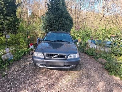 Second-hand Volvo V40 122 CP (89 kW) 2003 Gri Break