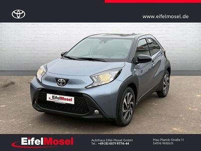 Neu Toyota Aygo X 72 PS (52 kW) 2025 Grau SUV