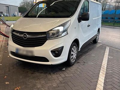 Weiß Gebraucht 2015 Opel Vivaro Van / Kleinbus | 10.500 €