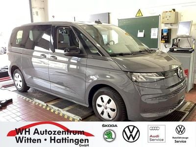 Gebraucht VW Multivan Basis 136 PS (100 kW) 2024 Pure grey Van