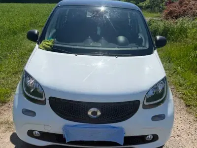 Gebraucht Smart ForFour Passion 71 PS (52 kW) 2017 Weiß Kleinwagen