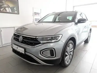 Używany VW T-Roc Goal 150 KM (110 kW) 2025 Srebrny SUV