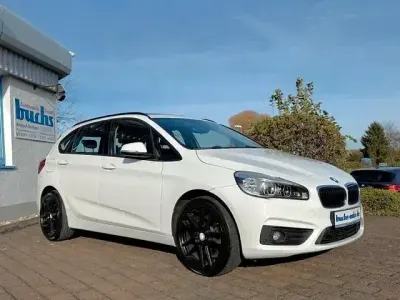 Używany BMW 220 Active Tourer Basis 309 KM (227 kW) 2016 Biały Minivan
