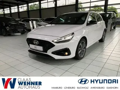 Używany Hyundai i30 Advantage 120 KM (88 kW) 2024 Biały Sedan/Limuzyna