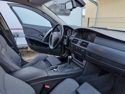 BMW 523