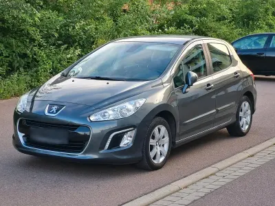 Gebraucht Peugeot 308 120 PS (88 kW) 2012 Grau Kleinwagen