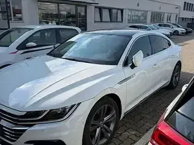Gebraucht VW Arteon Business 190 PS (139 kW) 2019 Weiß Kleinwagen