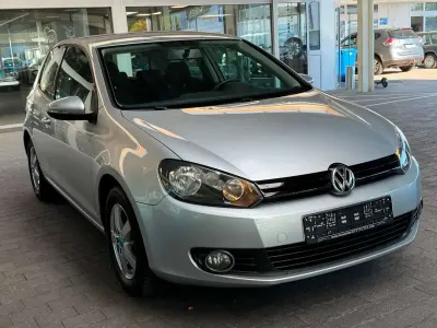 Gebraucht VW Golf VI Trendline 105 PS (77 kW) 2010 Reflexsilber Limousine