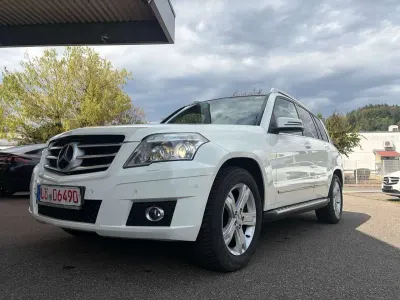 Gebraucht Mercedes GLK320 224 PS (164 kW) 2008 Calcitweiss  unilack SUV
