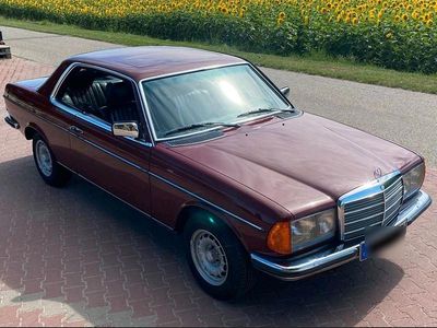 Gebraucht Mercedes 300 125 PS (91 kW) 1981 Rot Coupé