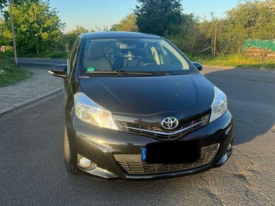 Usata Toyota Yaris 69 CV (50 kW) 2012 Nero Utilitaria