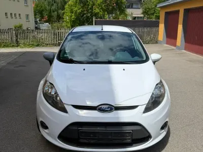 Gebraucht Ford Fiesta 81 PS (59 kW) 2011 Weiß Limousine