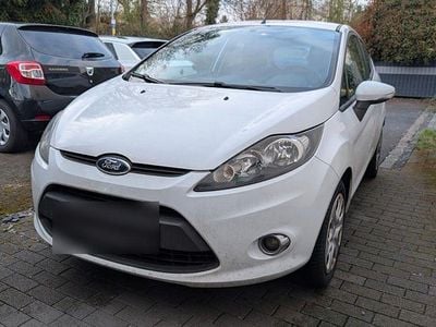 Gebraucht Ford Fiesta 60 PS (44 kW) 2011 Weiß Kleinwagen