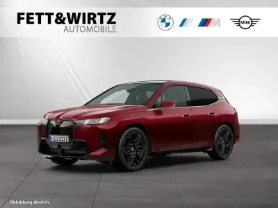 Second-hand BMW iX M Sport 300 kW (408 CP) 2025 Roșu SUV