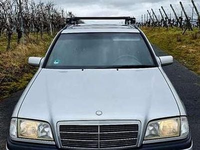 Gebraucht Mercedes C180 Classic 122 PS (89 kW) 1997 Silber Kombi