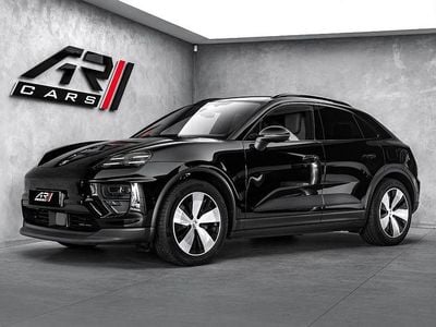 Second-hand Porsche Macan 4 Electric 300 kW (408 CP) 2026 Negru SUV