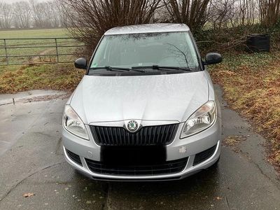 Gebraucht Skoda Fabia 44 PS (32 kW) 2010 Silber Kleinwagen